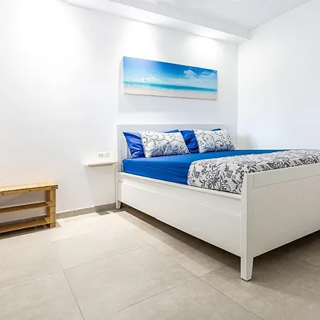 Almaredamarra Con Piscina E Idromassaggio Sul Mare Torre San Giovanni