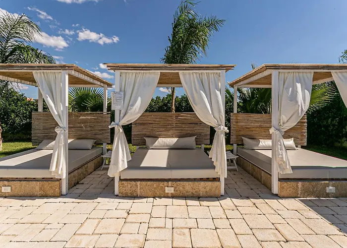 Almaredamarra Con Piscina E Idromassaggio Sul Mare Torre San Giovanni Ugento